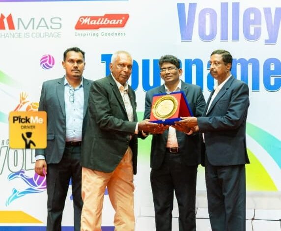 වොලිබෝල් පිටියේ පෙරළිකළ දයාරත්නයන්ට වෙළඳ සේවා උපහාරය….