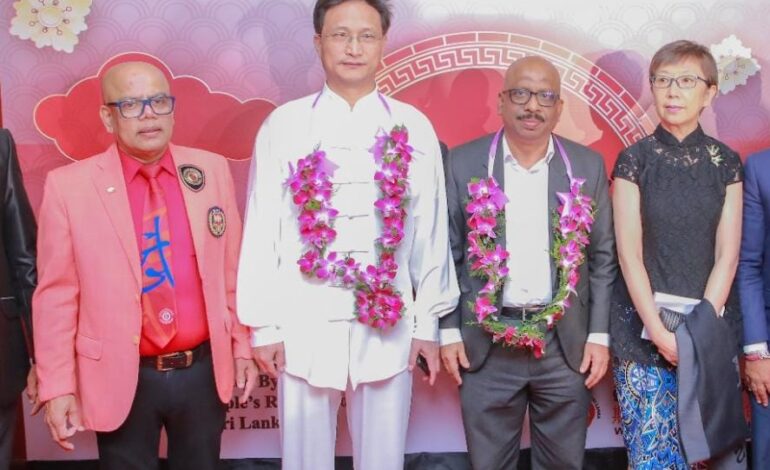 චීන සංස්කෘතික දිනය සමරමින් වූෂු සංදර්ශනයක්.