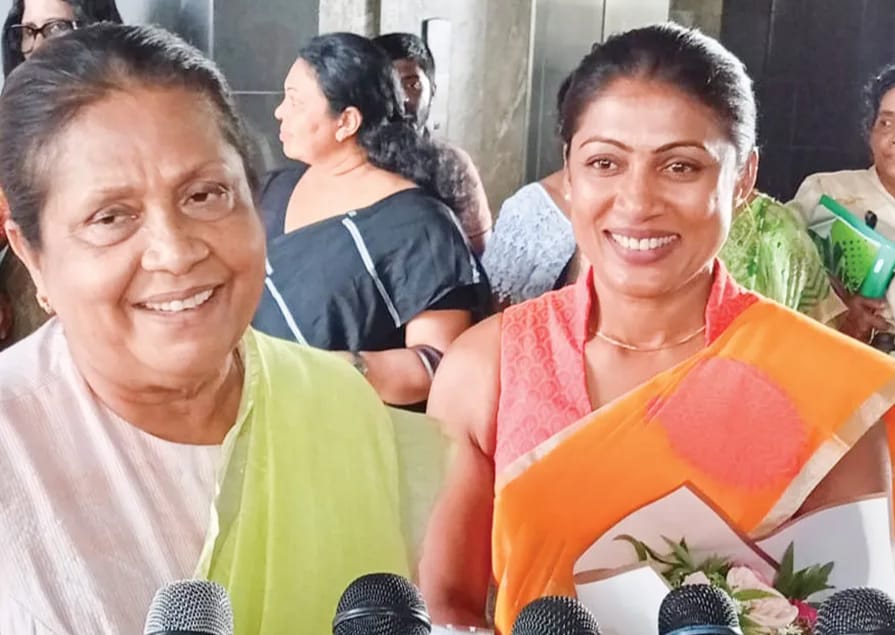 නෙට්බෝල් නිලවරණයෙන් සභාපති පුටුව වජිරාට. ලේකම් දමයන්ති.