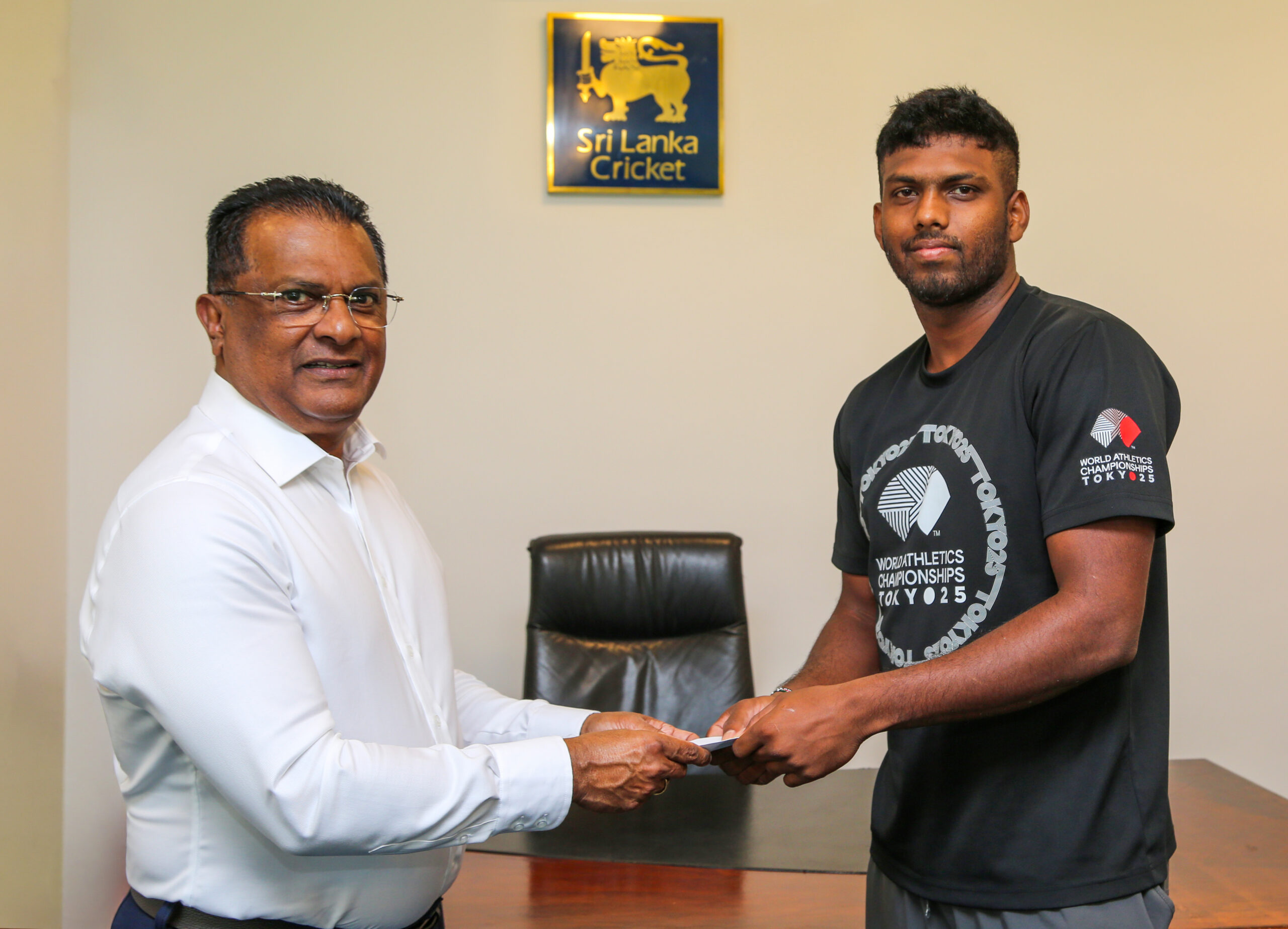 Sri Lanka Cricket Grants Rs. 10 Million to Rising Javelin Athlete Rumesh Tharanga